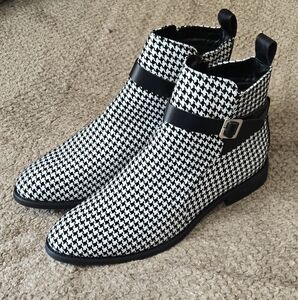 Men's White Houndstooth Boots - Brand New Size 11